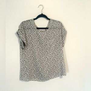 Jon & Anna Black and White Floral Short Sleeve Top